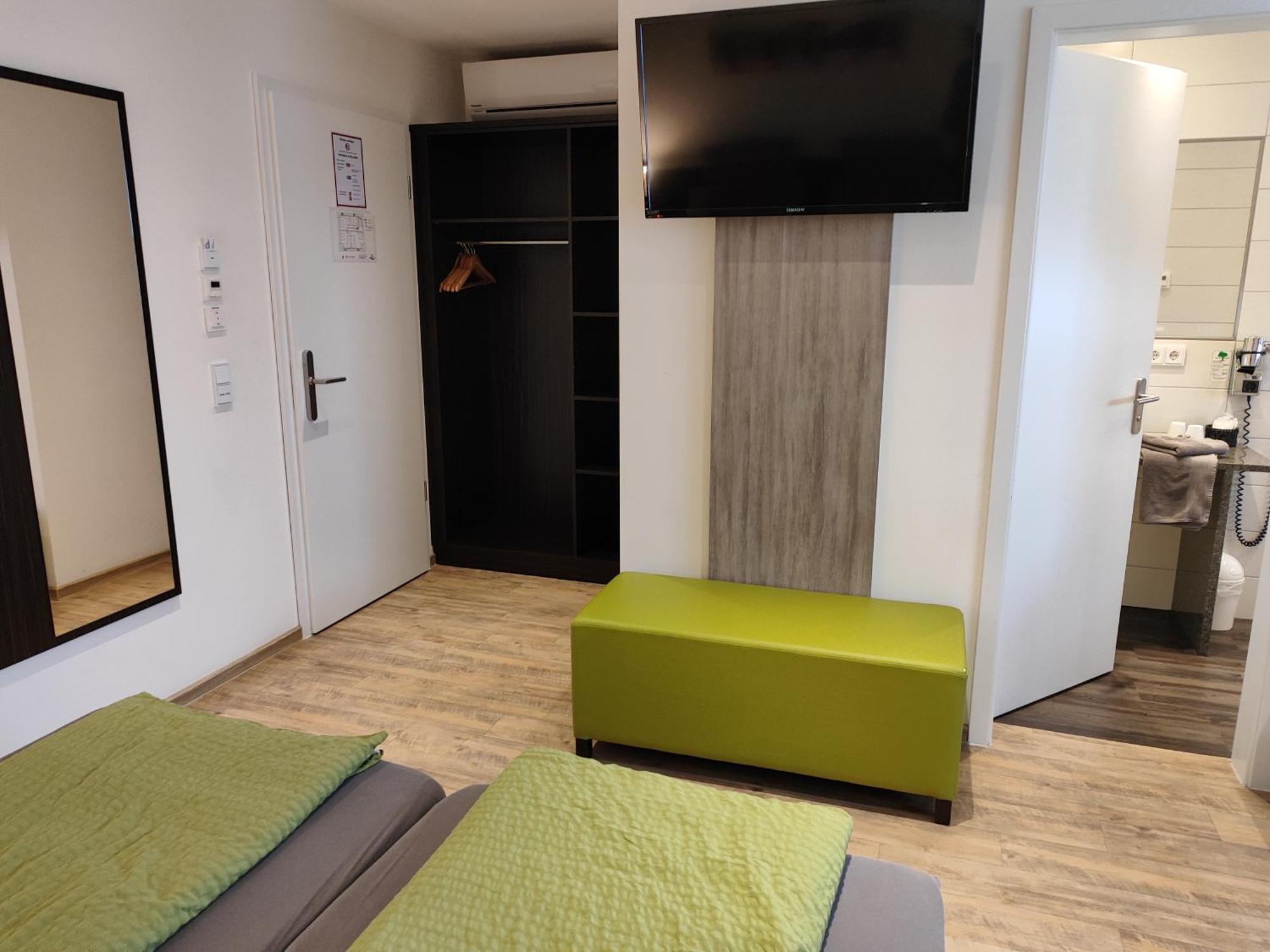 Hotel Gaestehaus Stock Zimmer Teekaennle Friedrichshafen Esterno foto